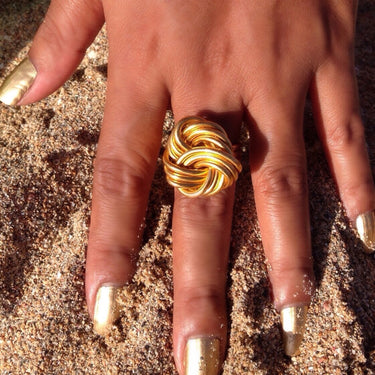 Gold color anodized aluminum wire wrap ring.
