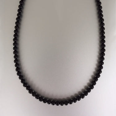 black onyx bead necklace for the minimalist style