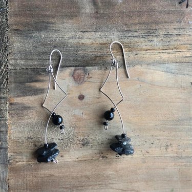 COCONUT CHIPS AND ROUND ONYX BEADS DANGLE EARRINGS