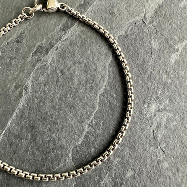 closeup view of STERLING SILVER BOX CHAIN BRACELET jewelry 
