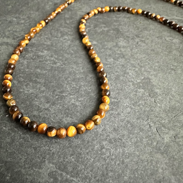 minimalist BEAD NECKLACE WITH TIGER’S EYE