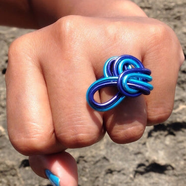 OCEAN BLUE mini Curve Ring